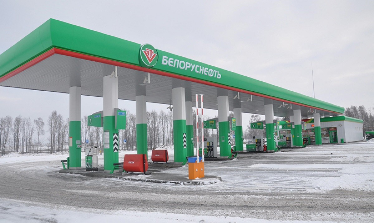 Топливо снова подорожало на 1 копейку