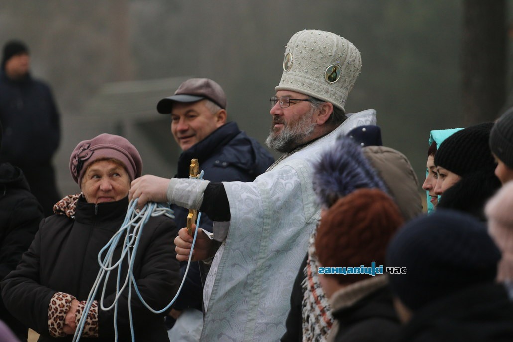 Возле крещенской купели в Ганцевичах зрителей было больше, чем окунающихся