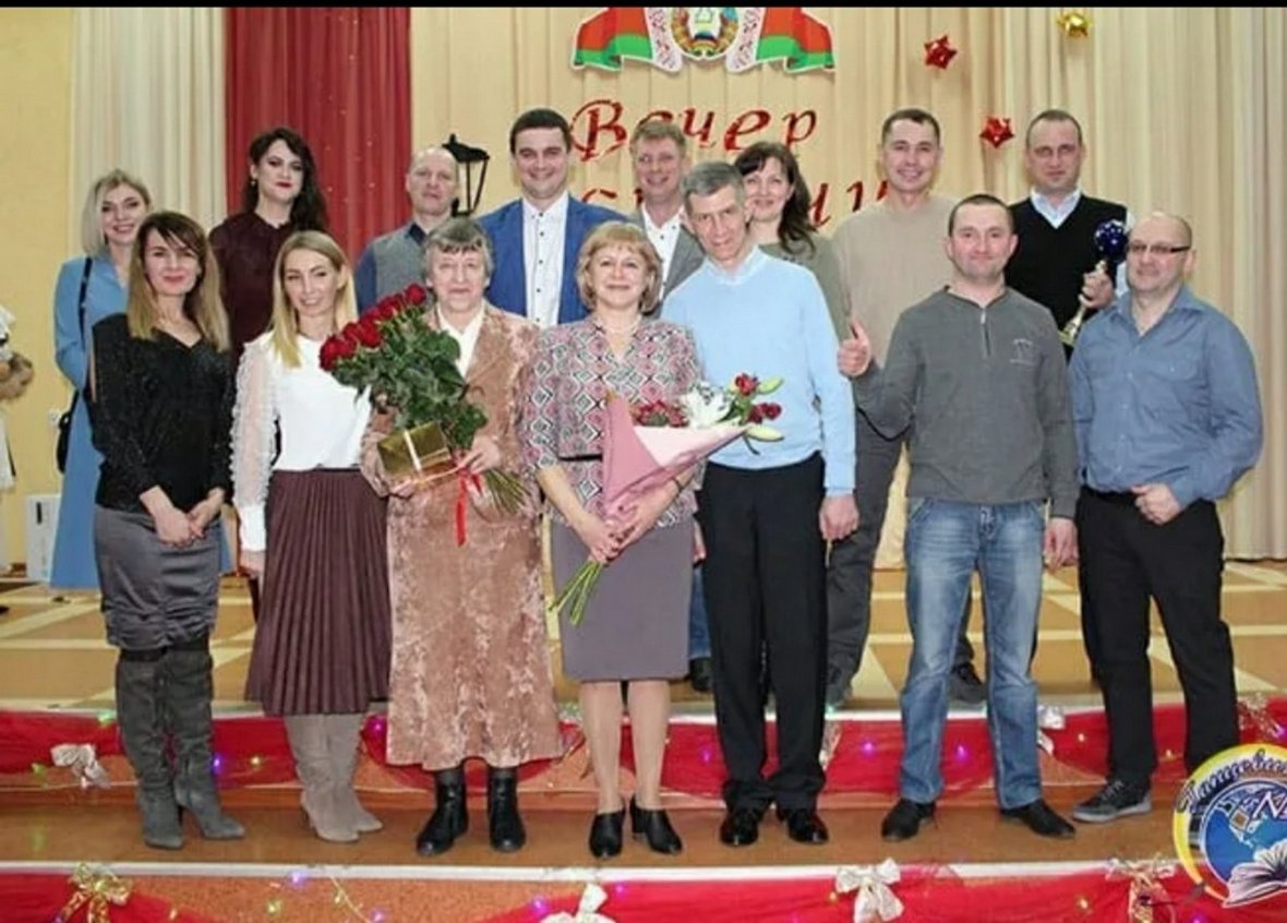 выпускники СШ №3 г. Ганцевичи 2000 года.
