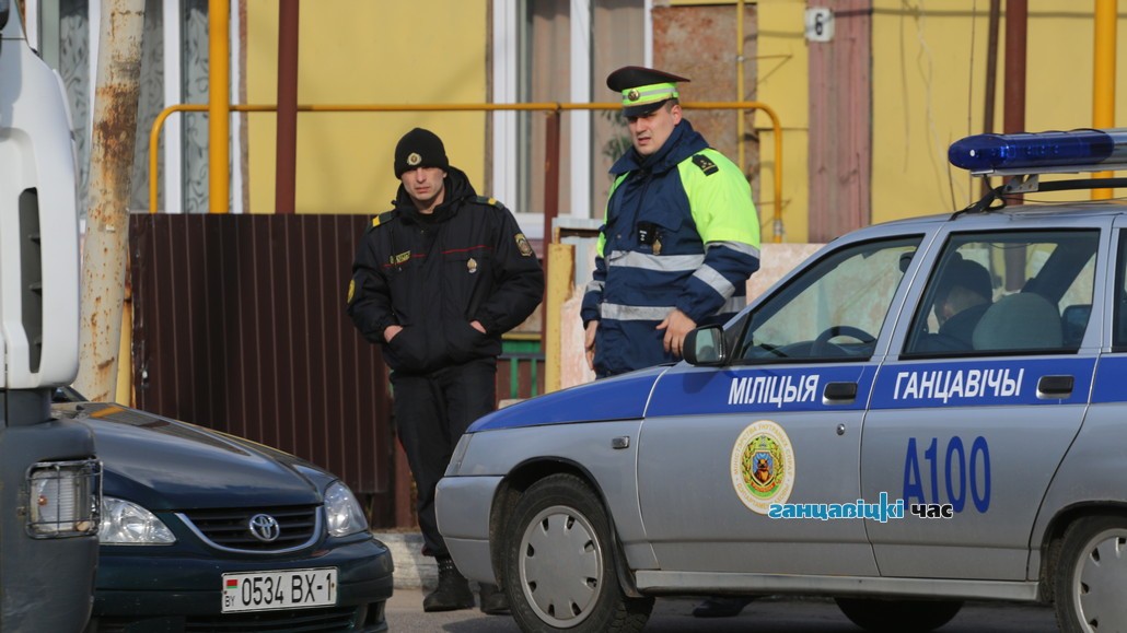 В Ганцевичах женщина с велосипедом попала под колеса грузовика