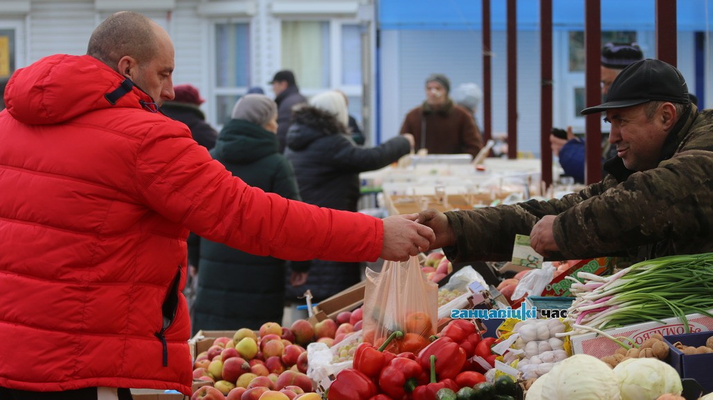Свежие цены на фрукты и овощи на городском рынке в Ганцевичах
