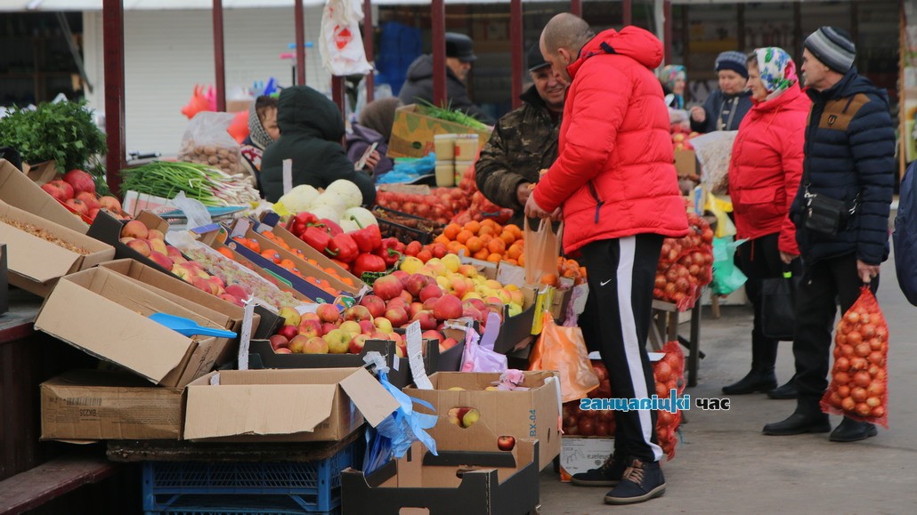 Медики назвали фрукты, которые помогают выводить соли из организма благодаря большому содержанию  клетчатки и питательных веществ