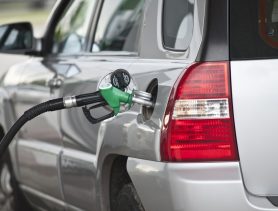 Вот это подарок! Белнефтехим меняет цены на топливо к 8 марта