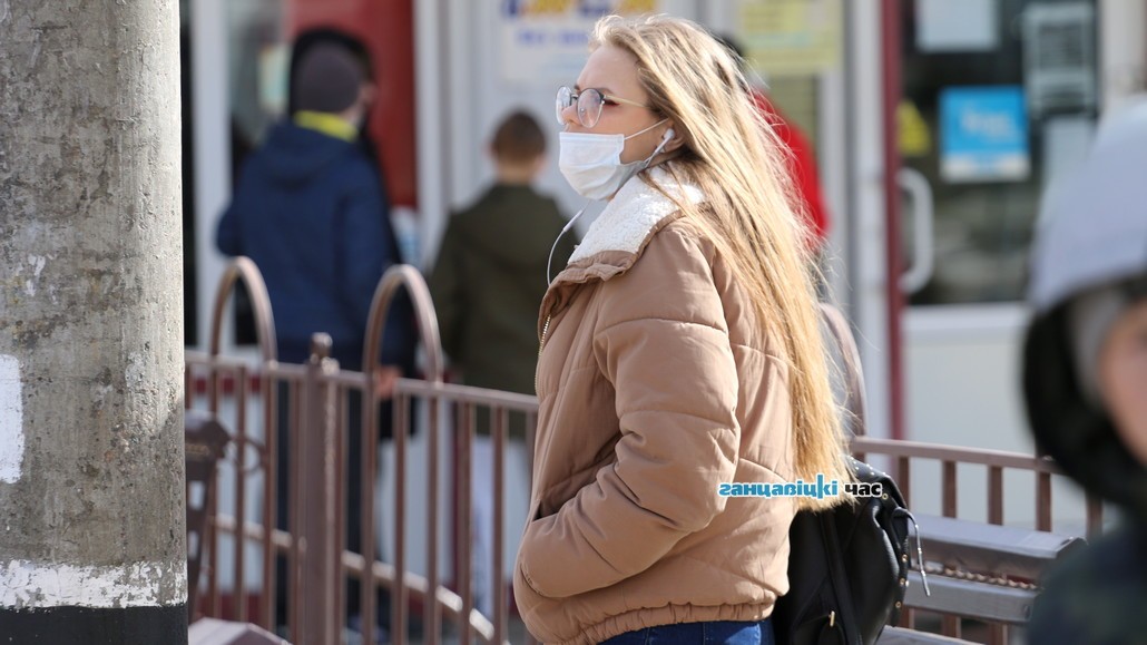 Носят ли маски ганцевчане, путешествуя железнодорожным транспортом?