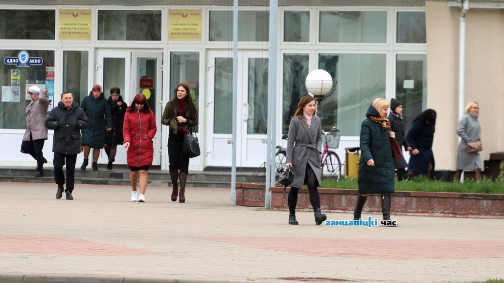 В Ганцевичском райисполкоме для посетителей без масок - спецобслуживание