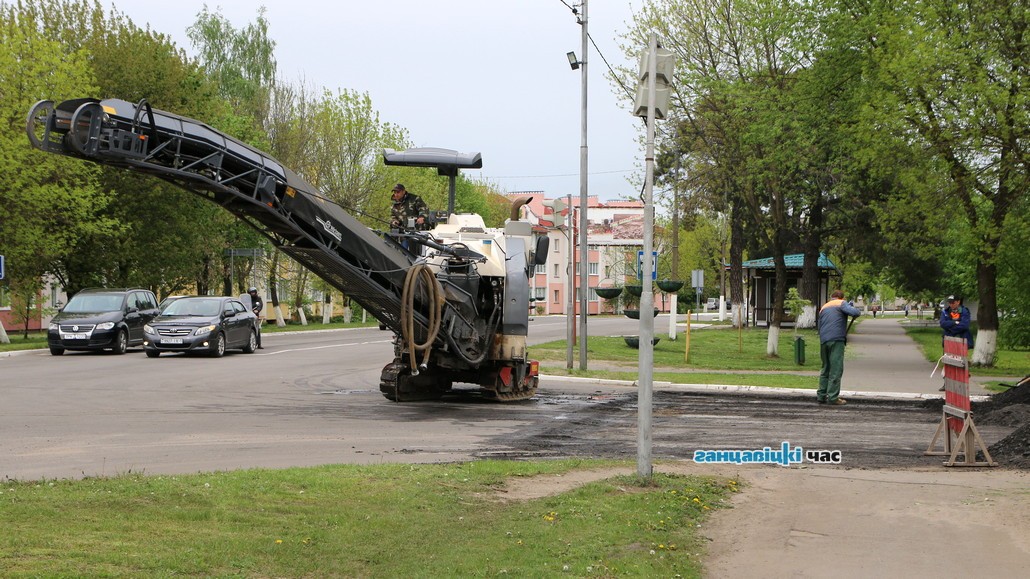 Проблемные участки дороги по улице Строителей в Ганцевичах отремонтировали