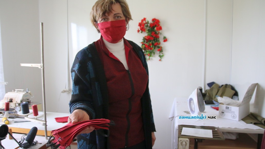 Из льна маски шьют не только в Японии, но и в агрогородке Хотыничи Ганцевичского района