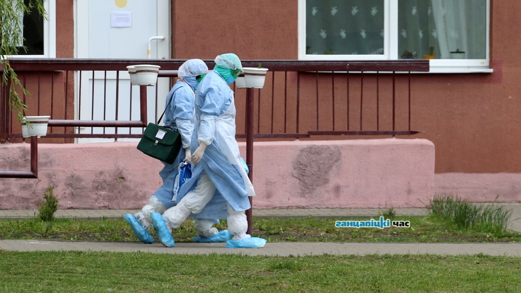 Несмотря на летний сезон, заболеваемость COVID-19 в мире выросла почти на треть.