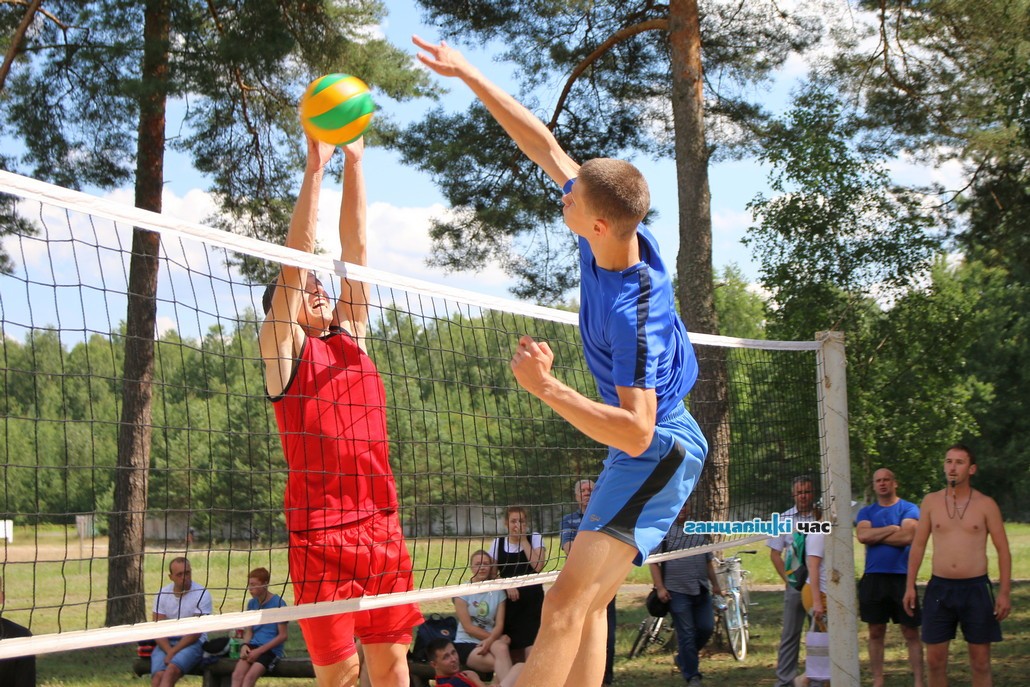 Сразу два чемпионата в Ганцевичах стартанули в один день