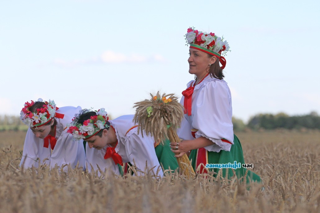 С песнями и сладким столом: как отметили «Зажинки» в агрогородке Куково Ганцевичского района