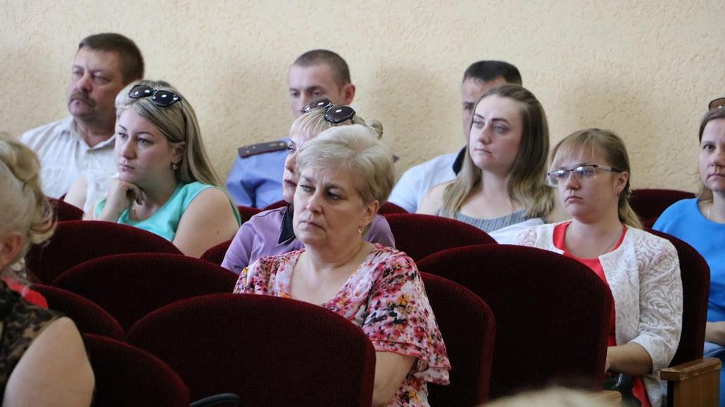 На встрече присутствовали работники сферы культуры, образования, сотрудники милиции