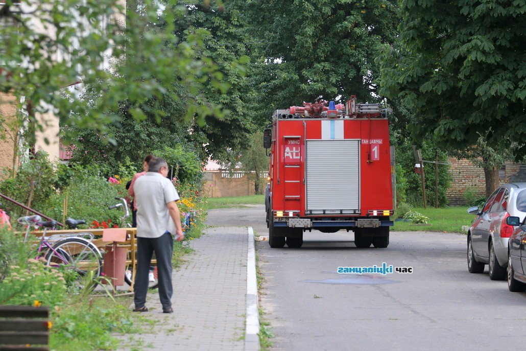 В Ганцевичах два пожарных расчета приехали тушить кастрюлю с вареньем