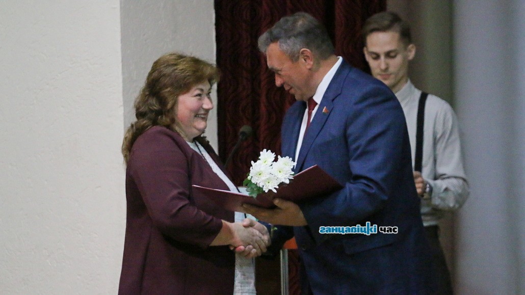 Новик Лариса Иосифовна, учитель географии Денисковичского яслей-сада - средней школы