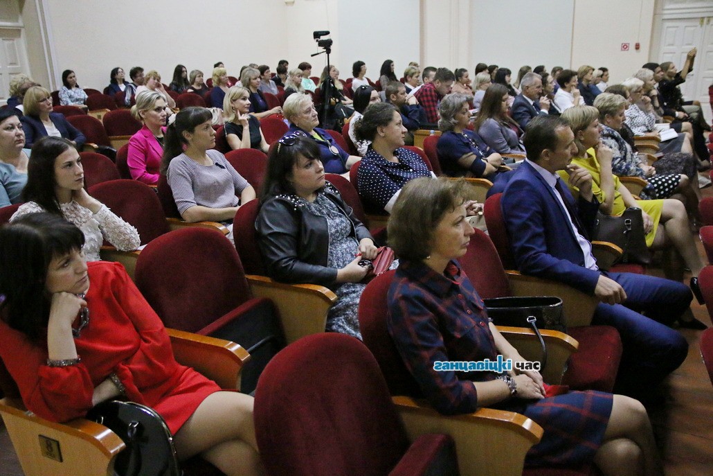 В Ганцевичах к учебному году подготовились, но денег на ремонты все же не хватило