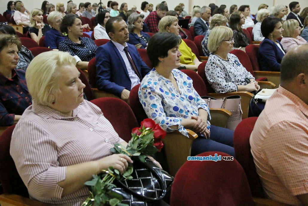 В Ганцевичах к учебному году подготовились, но денег на ремонты все же не хватило